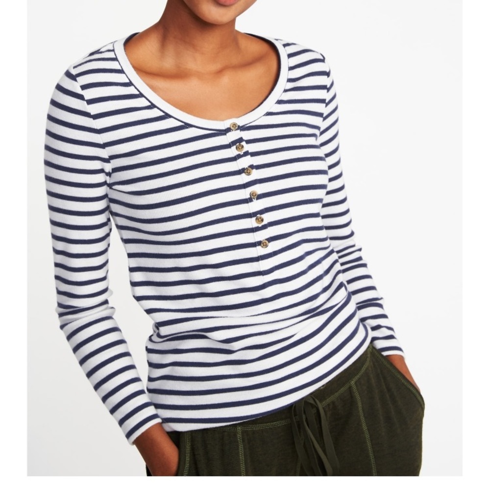 Old Navy Women’s Henley size large